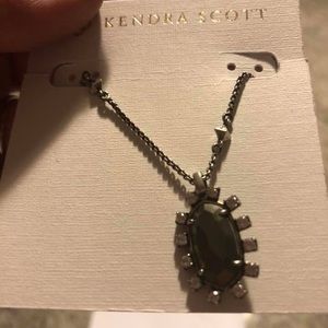 NWT Kendra Scott pyrite Brett necklace in rhodium
